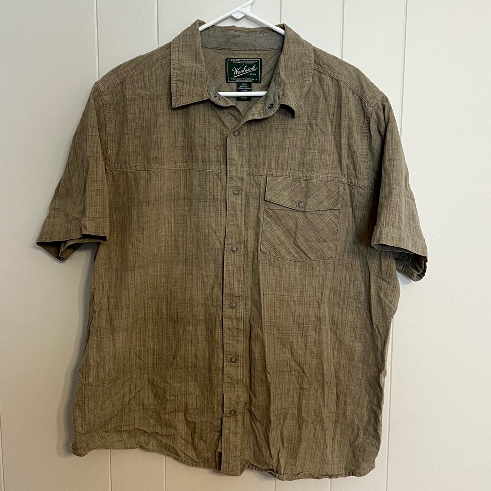Woolrich short sleeve button snap size‎ XL
